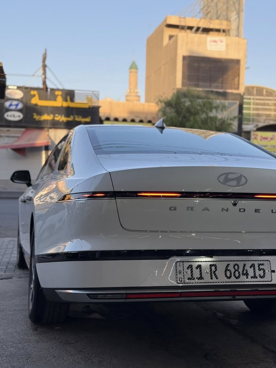 كراند ازيره 2025
وارد كوري ماشيه 4000km
فول مواصفات عدا فتحه 
مغلفه ppf ب 3000$
سياره بدون حادث بيها صبغ جاملغ و باب بدون فتح او تبديل 
للبيع او مراوس بجيتور t1 او t2
***********
مكاني المنصور
