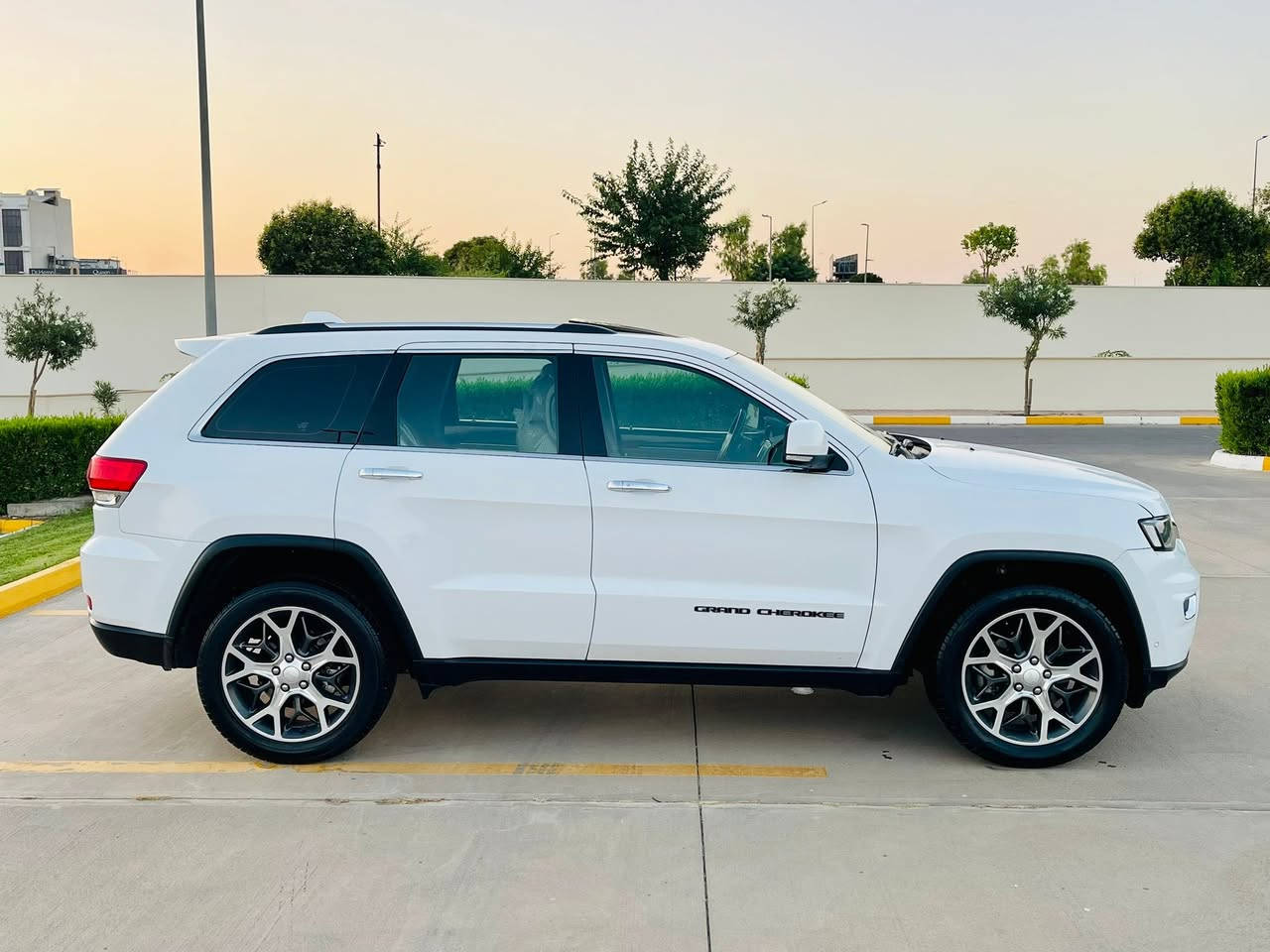 Jeep grand Cherokee 2019 خليجي شركة هارلم فول مواصفات 65 الف ماشيه عنوان أربيل 
***********
وتسأب
