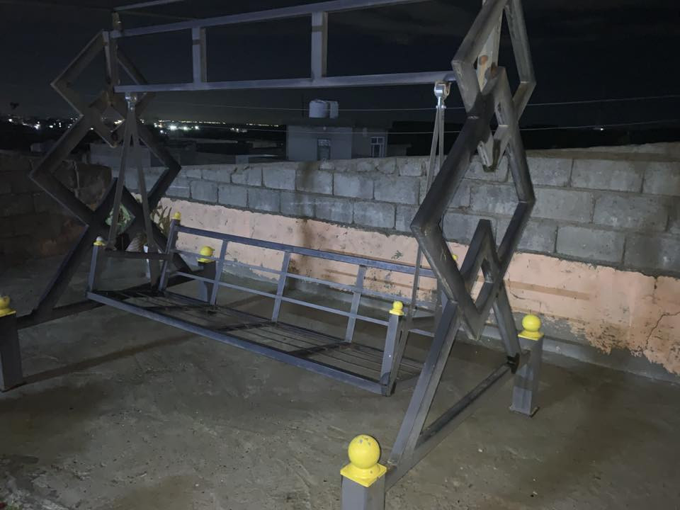 مرجوحه للبيع ***********
