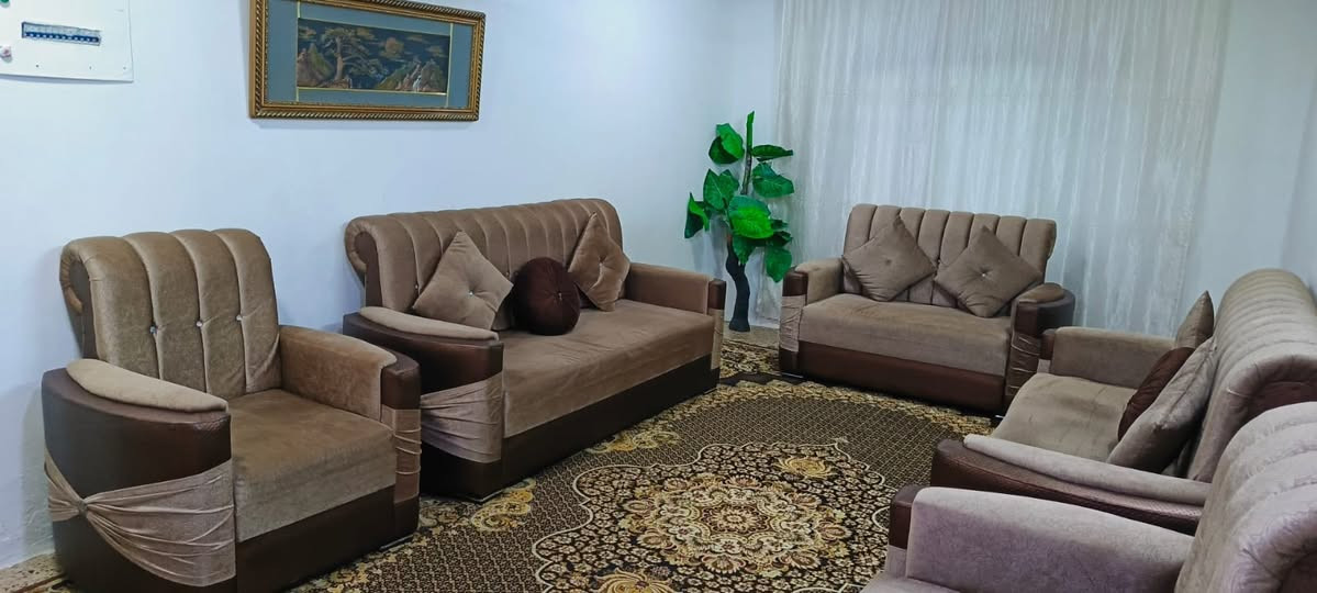 تخم قنفات مستعمل بس نضيف 5 قطع 2 كبار 2صغار 1 وسط مع الكوشات السعر 350 وبي مجال للشراي للتواصل على هذا الرقم/ ***********
