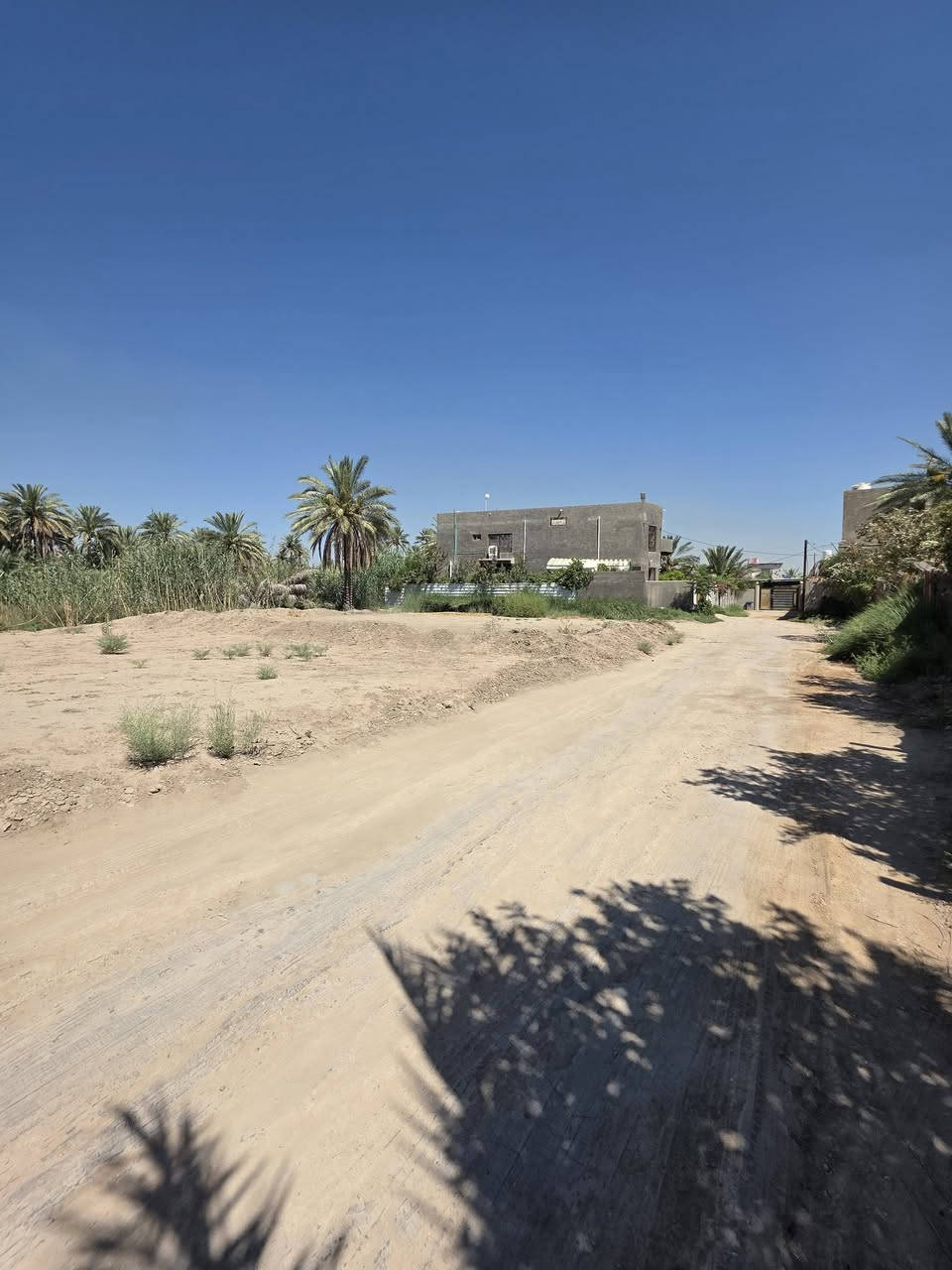 للبيع موقع مميز 
المساحه 500متر طابو زراعي سند 25  على شارع فرعي خلف سكه القطار مجاور اساله المحاويل 
متوفره جميع الخدمات السكن كهرباء وماء اساله ومولد ذهبي
الموقع المحاويل شارع حله بغداد خلف أفران صمون الكراده 
تبعد  القطعه عن شارع حله بغداد 100 متر فقط 
علما يتععهد البائع ان العقار خارج جميع المحرمات 
للأستفســـــــار الاتصال على الأرقام التأليه 

***********

***********

او زياره مكتب المحامي العقاري علي راجي العلواني الكائن المحاويل مدخل حي 17 قرب فينيسا
