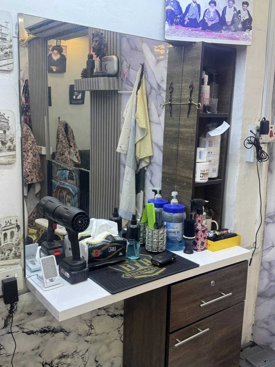 السلام عليكم عندي 3 امرايات وميازتهن تفصال كاملات سيت كامل للبيع جدد 500وبيهن مجال العنوان القبله مجاور مرطبات سبونج بوب 
***********
