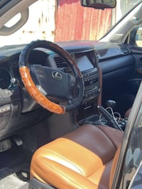 لكزس • ٢٠١١ • مكينة نضيفه