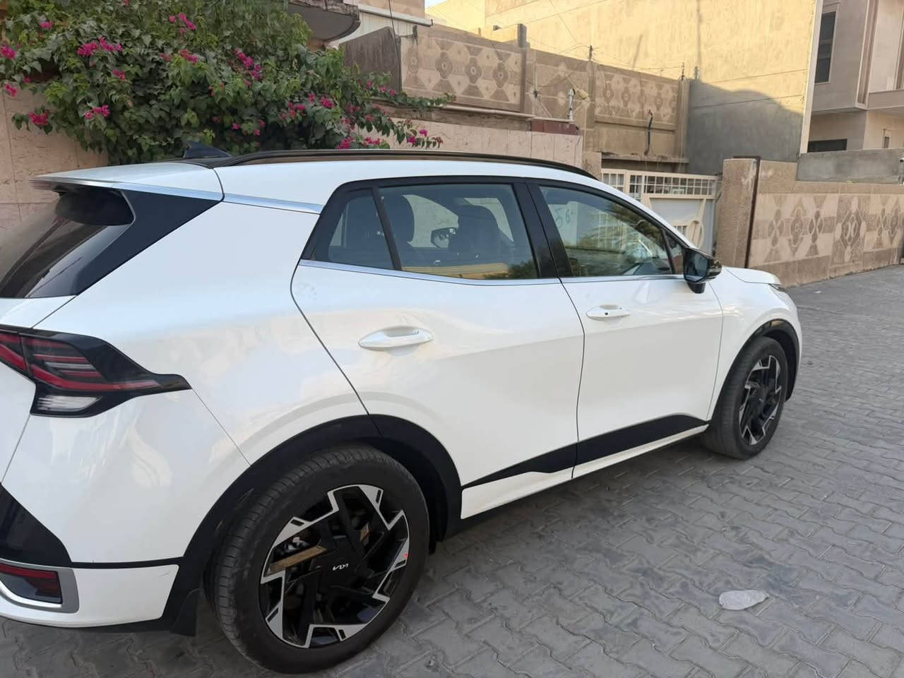 كيا سبورتاج GT-Line خليجي موديل 2024 🇰🇷✨

📍موقع السياره : الغدير

✅ الفئة: GT-Line (فل مواصفات)
✅ وارد خليجي
✅ مكفولة
✅ الممشى: 38 ألف كم فقط
✅ شاشة كبيرة مع نظام ملاحة
✅ كاميرات 360 درجة
✅ حساسات أمامية وخلفية
✅ فتحة سقف بانوراما
✅ تشغيل بصمة ودخول ذكي
✅ مقاعد جلد فاخرة
✅ تبريد وتدفئة للمقاعد
✅ مثبت سرعة ذكي
✅ نظام المحافظة على المسار
✅ رادار أمامي ونظام أمان متكامل
✅ شاحن لاسلكي
✅ إضاءة LED كاملة
✅ جنوط رياضية GT-Line

السيارة بحالة ممتازة جداً، استخدام نظيف وخالية من الملاحظات، جاهزة للفحص بأي مكان.

ال💎ــسعـر 🟥 :: رقم (1) تلـقـائـي 📮

رقم صاحب السياره:

***********

_____________________________________

‎⚠️ السيارة اعلان ممول غير تابعه للصفحة ونحن ليس لدينا علاقة في تحديد السعر وغير مسؤولين عن الاتفاق الذي يحدث بين البائع والمشتري
‏‎مع تمنياتنا للطرفين بالتوفيق
