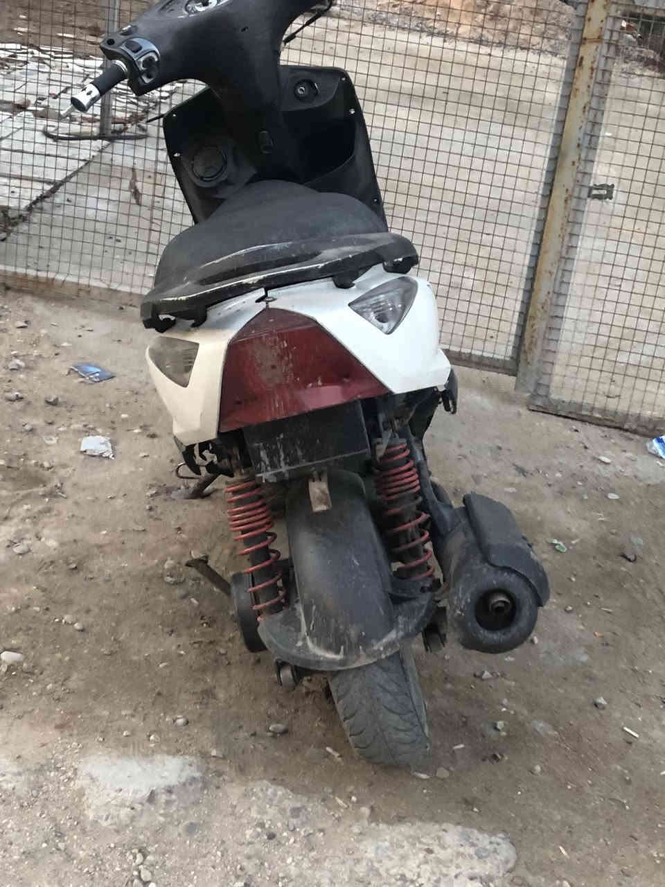 السلام عليكم دراجه ثعلب للبيع دراجه مكينتها58 بيها صدر رياضي كلجات رياضي دراجها نقصها بجم بس مكاني مدينه الصدر للتواصل***********
