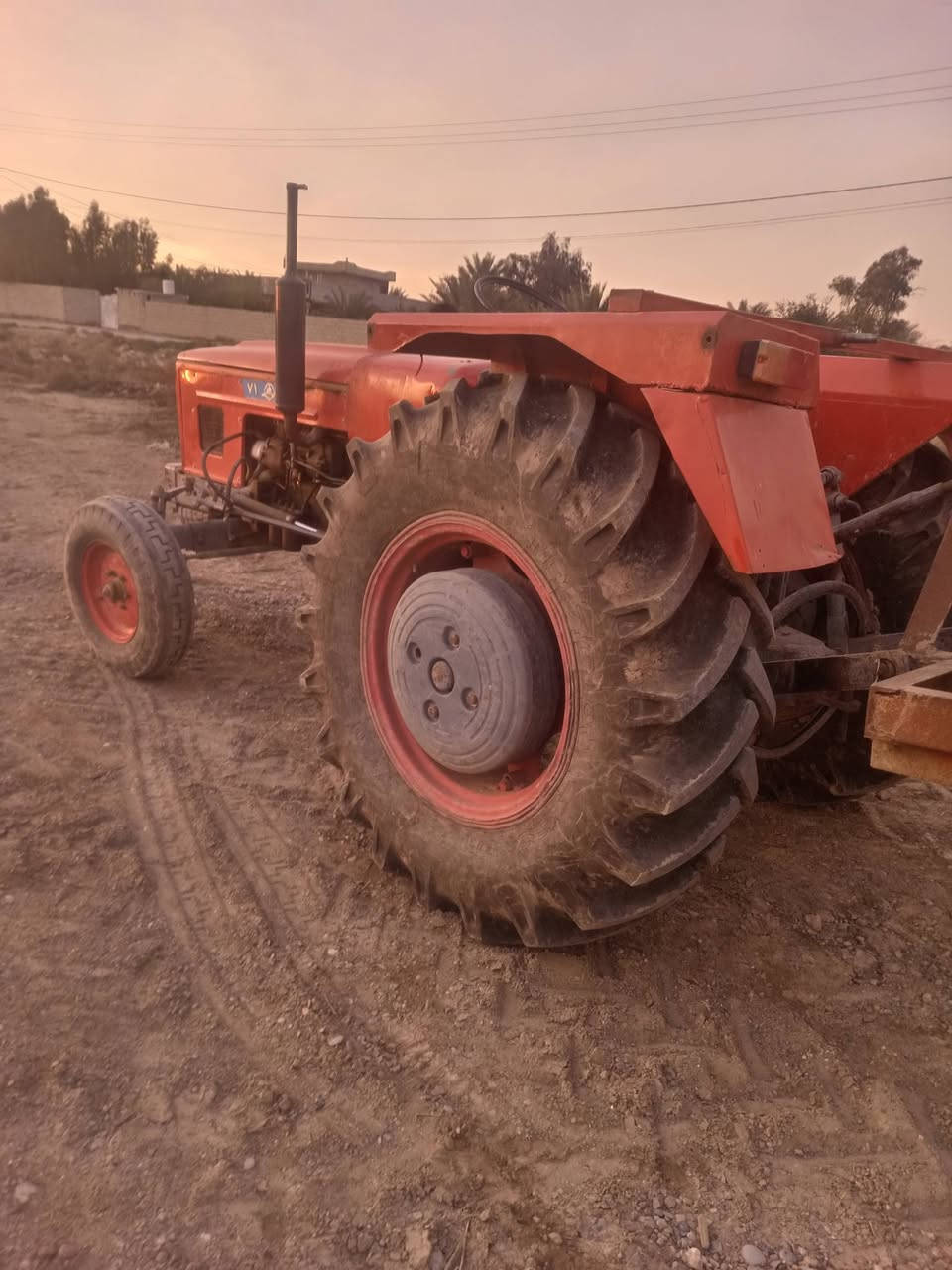 عنتر٧١ البيع جاهزه ماكو نقص خير من الله موديل ٨٧تخم تايرمحرك شرط ماكوتبخيرفدان وياهه جديد مكينه بدون شرط مكفواله مكان ديالى الستفسار ***********
