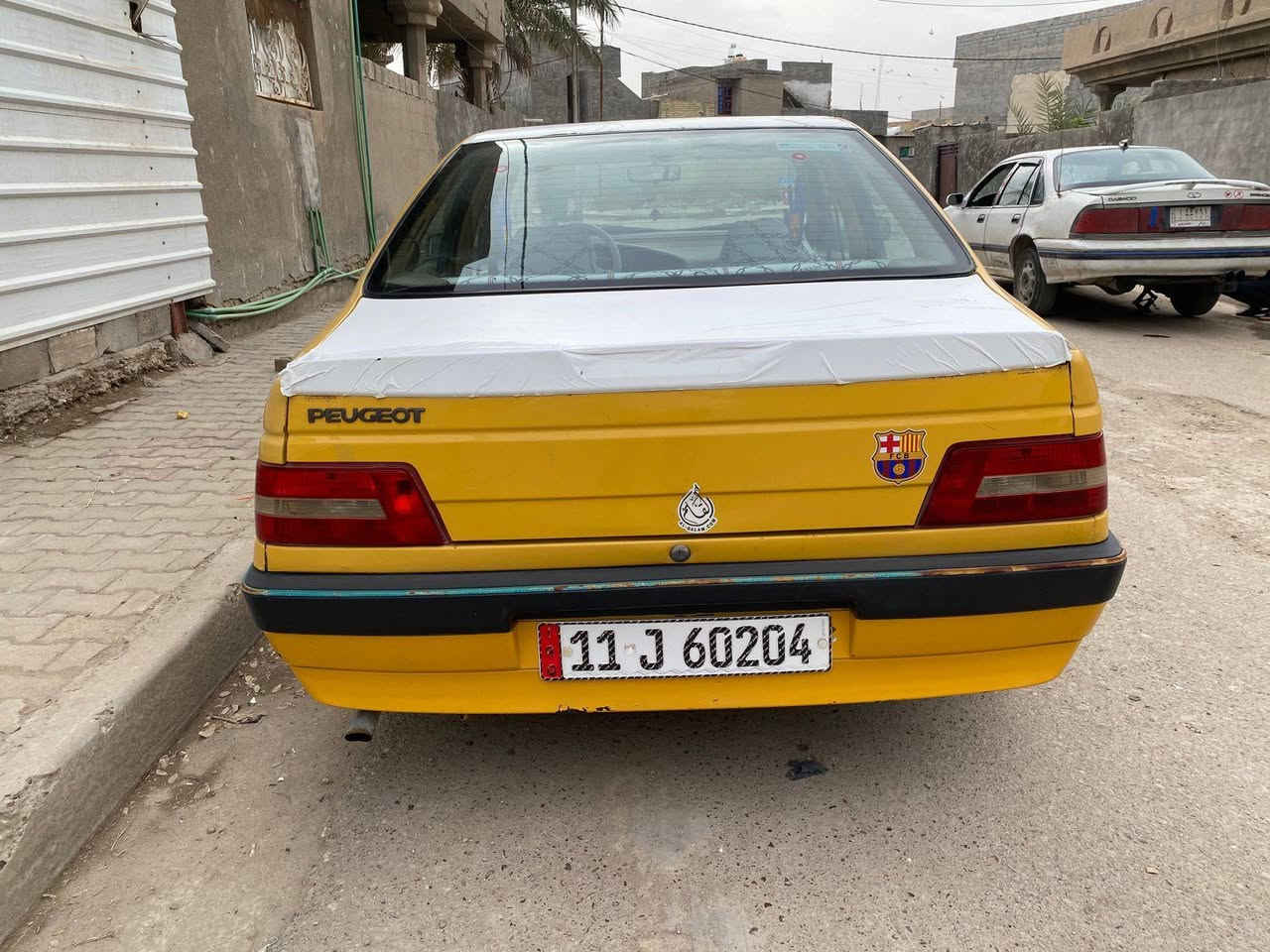 السلام عليكم بيجو أكد 2016 مصفرة هيئة وغرامات رقم انكليزي بسمي طخة خفيفة بالجاملغ خلف السايق كهربائياتها كلهة كاملة وسنتر لك *********** /***********
