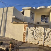 بيت للبيع مساحة ١٤٠ واجهة ١٠ نزال ١٤ بناء طابقين طابوق  الطابق الاول غ...