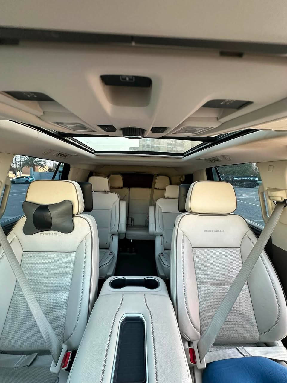 السلام عليكم GMC DENALI موديل2024 خليجي وكالة المنصور لسه بعدها بالوكالة عداد. 57 ماشية. غنية عن التعريف فول VIP. السيارة كلش نظيفة بيها ملاحضة صغيرة اربع اصابع بارد بالجاملغ الخلفي. مكاني بغداد سعرها 60 ألف وبيها مجال ترهم مراوس بموديل2025 او 2026. رقم الهاتف ***********.
