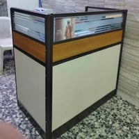 ميز مكاتب كلش نضيف للبيع  التواصل عبر الواتساب 07766072844