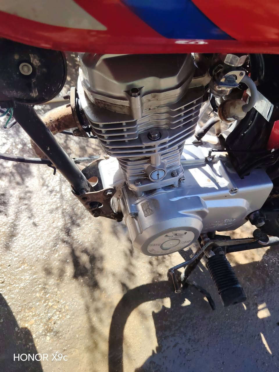 كلك كلك الدراجه كدامك موديل 21 اكفلها من السرقه سعرها 500 وبيها مجال قليل ***********
