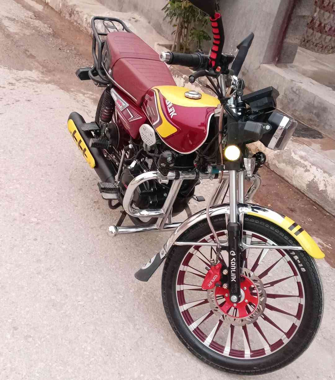 دراجه للبيع موديل 25 زنجيل  محرك 200    ***********
