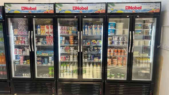 عارضات للبيع تركي الأصلي اخو الجديد استخدم شهر عمودي دبل وتك والطرح متر و٦٠ حجم ٢٠ قدم الشراي يتصال *********** واكو توصيل مكاني مدينه الصدر
