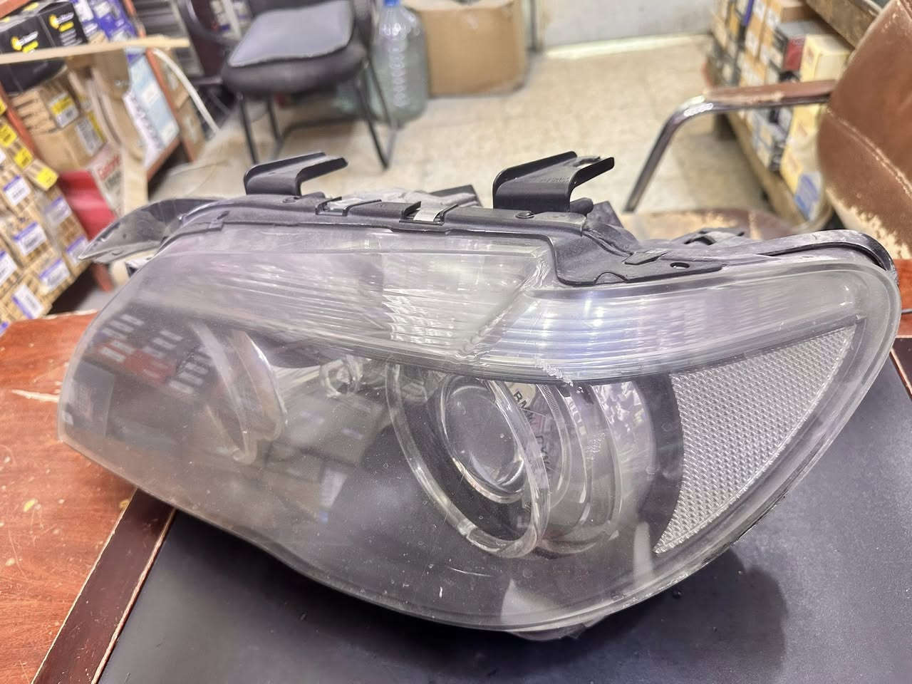 للبيع لايتات باخره 2008 داينمك واحد منهم مكسور
السعر 150 الف 
***********
