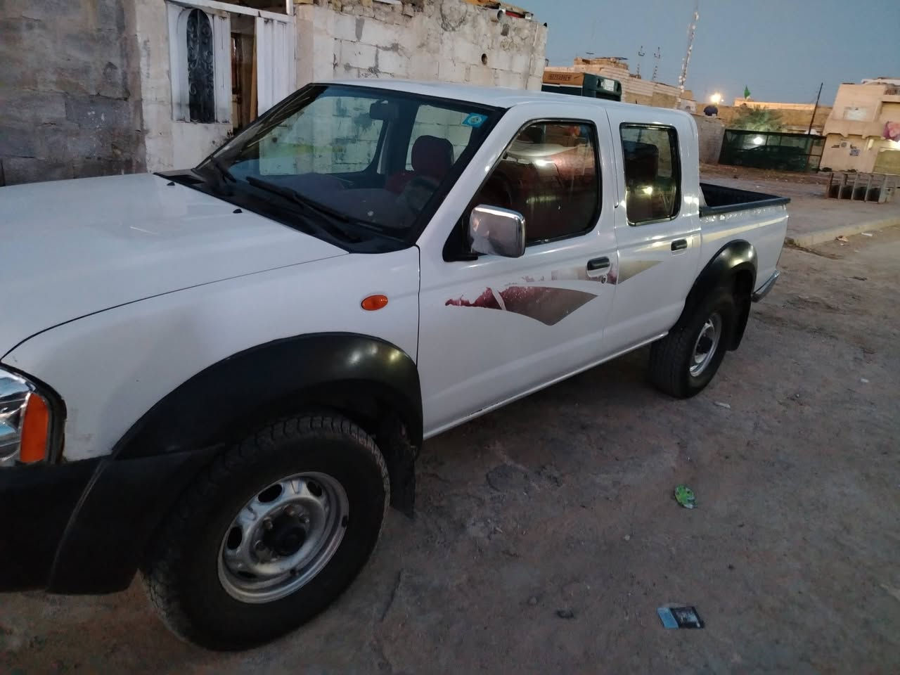 نيسان فور ويل 2014 مكفولة كفاله عامه سياره جاهزه من كلشي  بسمي رقم ميسان  ***********
