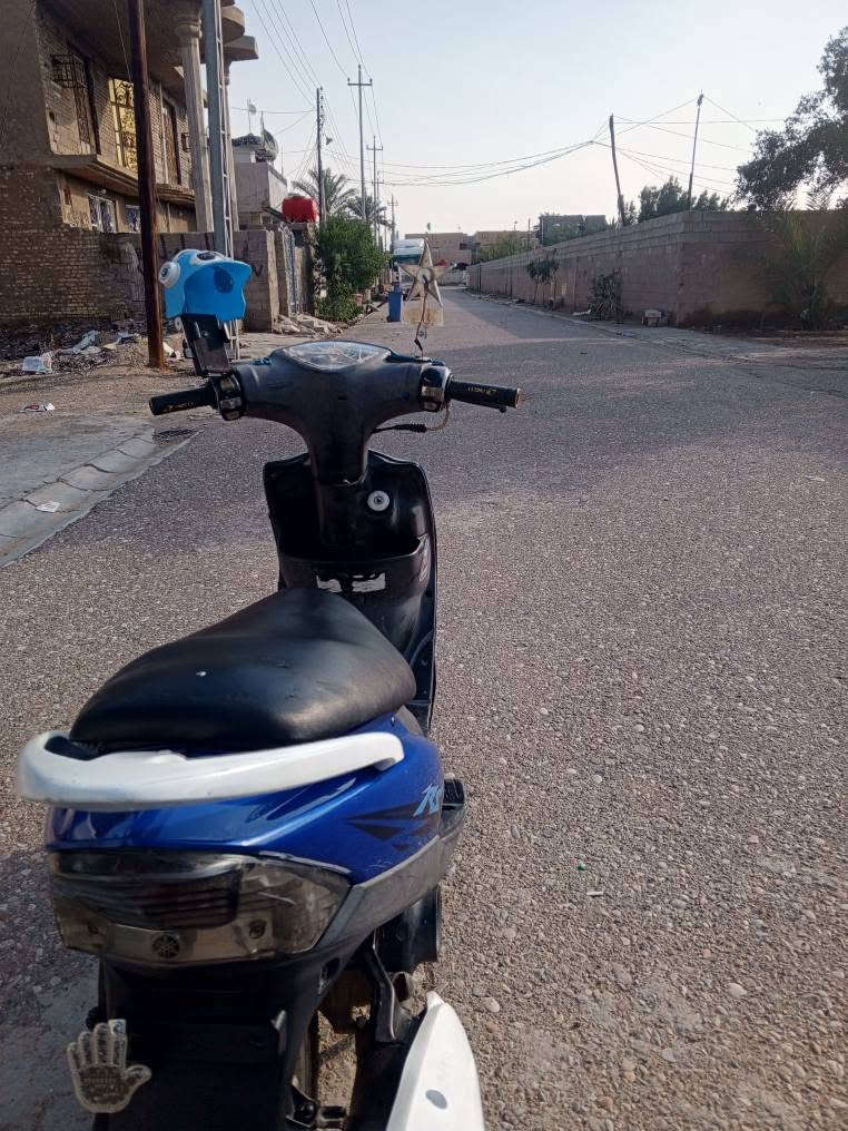 سلام عليكم دراجه ماكس عدلة نظيفه بلدية كلشي شغال بيهة ما بيهة نغص ختم واحد كلش نظيفة السعر 650وبيهة مجال مكاني ديالي الرقم ***********
