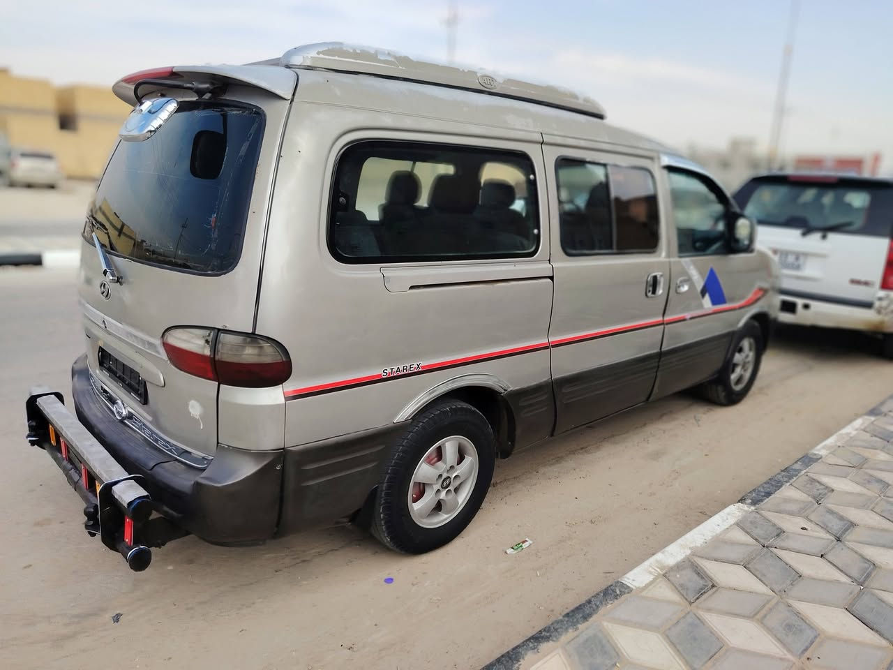 سلام عليكم ستاركس اللبيع 2007  سياره جاهزه من كلشي مال جناي خير من لله السعر 68 وبيهه مجال حگ الجيه ***********
