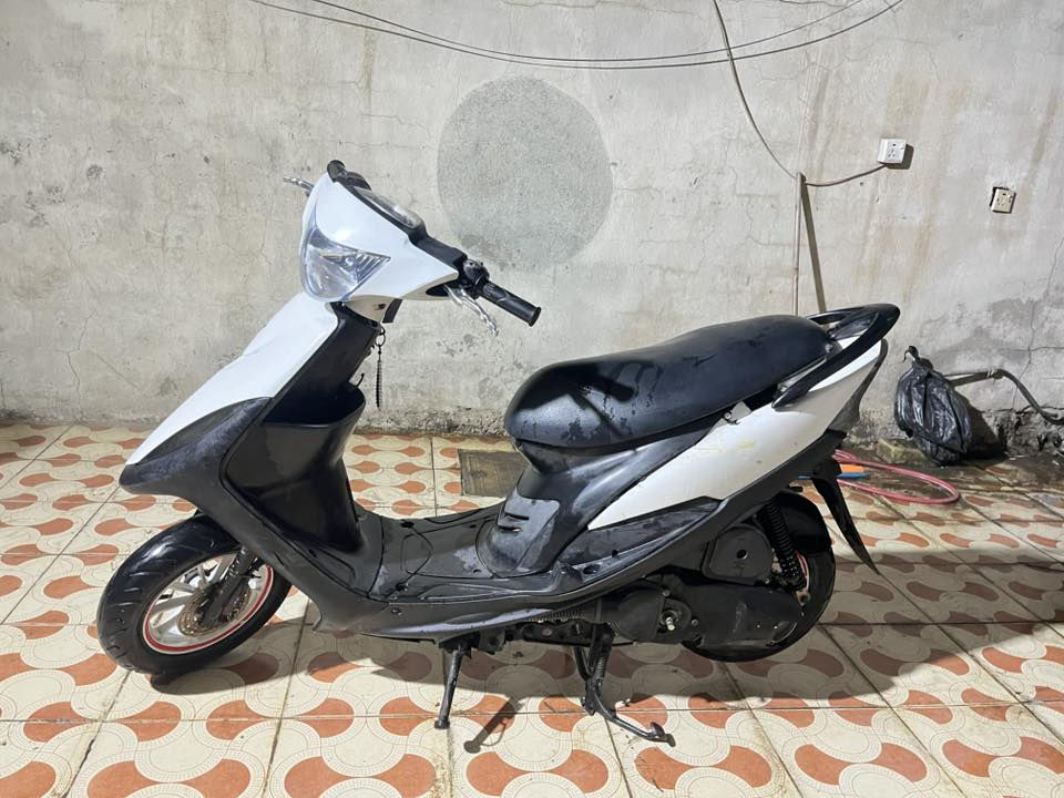 سلام عليكم حبايب دراجه ماكس عدله للبيع دراجه حلوه وخير من الله مكينه 49 ممفتوحه شعله ومعدل تخبل سعر 600 وبيها مجال مكان بغداد الدوره تواصل خاص او رقم *********** وبلخدمه♥️.
