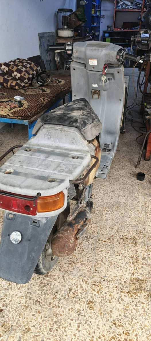 ماطور بي كم للبيع لايت اشاير بك لايت هورن  كامل بس ناقصو درع وره 175وبي مجاال النتصال ***********
