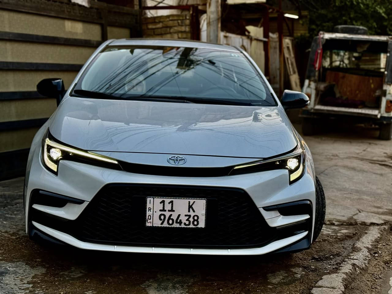 السلام عليكم
كورلا موديل 2025 لون صدفي المرغوب
ماشية ١٩ الف شكل الاس S 
مرقم بغداد مكفولة كفالة عامة
السعر 26 مليون شباب هاي تختلف
بلاك ادشن شكل الرياضي اعلى مواصفات 
داخل جلد لونين كراسي كهرباء قطعتين تبريد
رادار امامي جنح خلفي اصلي مو عمل يدات سود
اصلي مو عمل مري سود ويل 17 اسود لامع او بقيت المواصفات معروفة العنوان الشعب ***********
