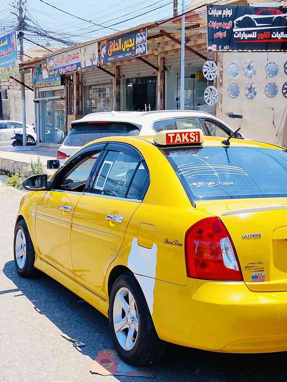 اكسنت ٢٠٠٩ كندي 
محرك ١٦
جام كهرب
كير اوتماتيك
كير محرك شرط
تبريد شغال 
تحكم استيرن
هيئة غرامات صفر
اني الشرعي
ضرر بالداير اليمين الخلفي مع الجاملغ بدون دواخل
السعر ٩٥ وبيها مجال غير متواجد عالفيس
للتواصل ***********
موصل الايسر
