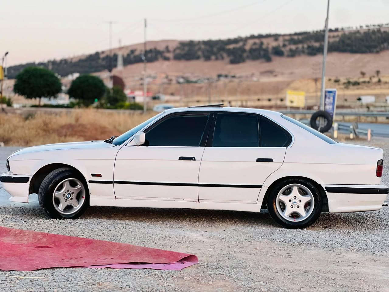ئەم BMW بۆ فرۆشتن شتی جوان و پاک  مَاشَاءَ اللّٰه 🧿 
مۆدیل 1991

525 گێڕ عادیە
مواسەفات 
سلایتە ٤ جام کارەبای 
لایتەکانی کامل زینۆنە
کارەبایاتی هەمو گیانی یشەکات
گلۆپ بۆ گلۆپ بەشەرت
ماشاءاللەی دەوئ 
دەحامی پێش و دواوەی M
گیرو مەکینە هەمووی بە شەرت

(ژ.م*********** واتساپ فایبر شقلاوة, أربيل
