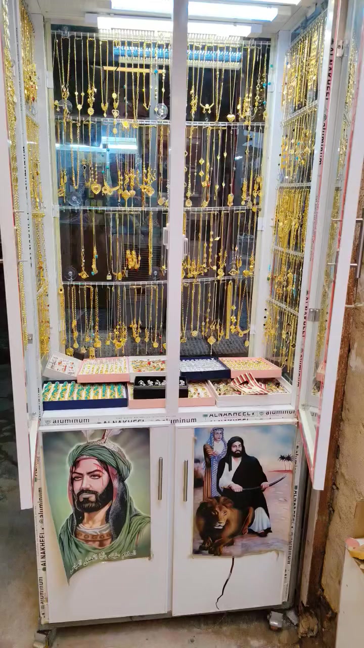 السلام عليكم
جام خانه للبيع العدد 2
الطول متر و 90
العرض 90
 الداخل مالتها 50


**إذا كنت صاحب هذا الإعلان وتريد حذفه لأي سبب، رجاءا أرسل رسالة إلى الدعم الفني**