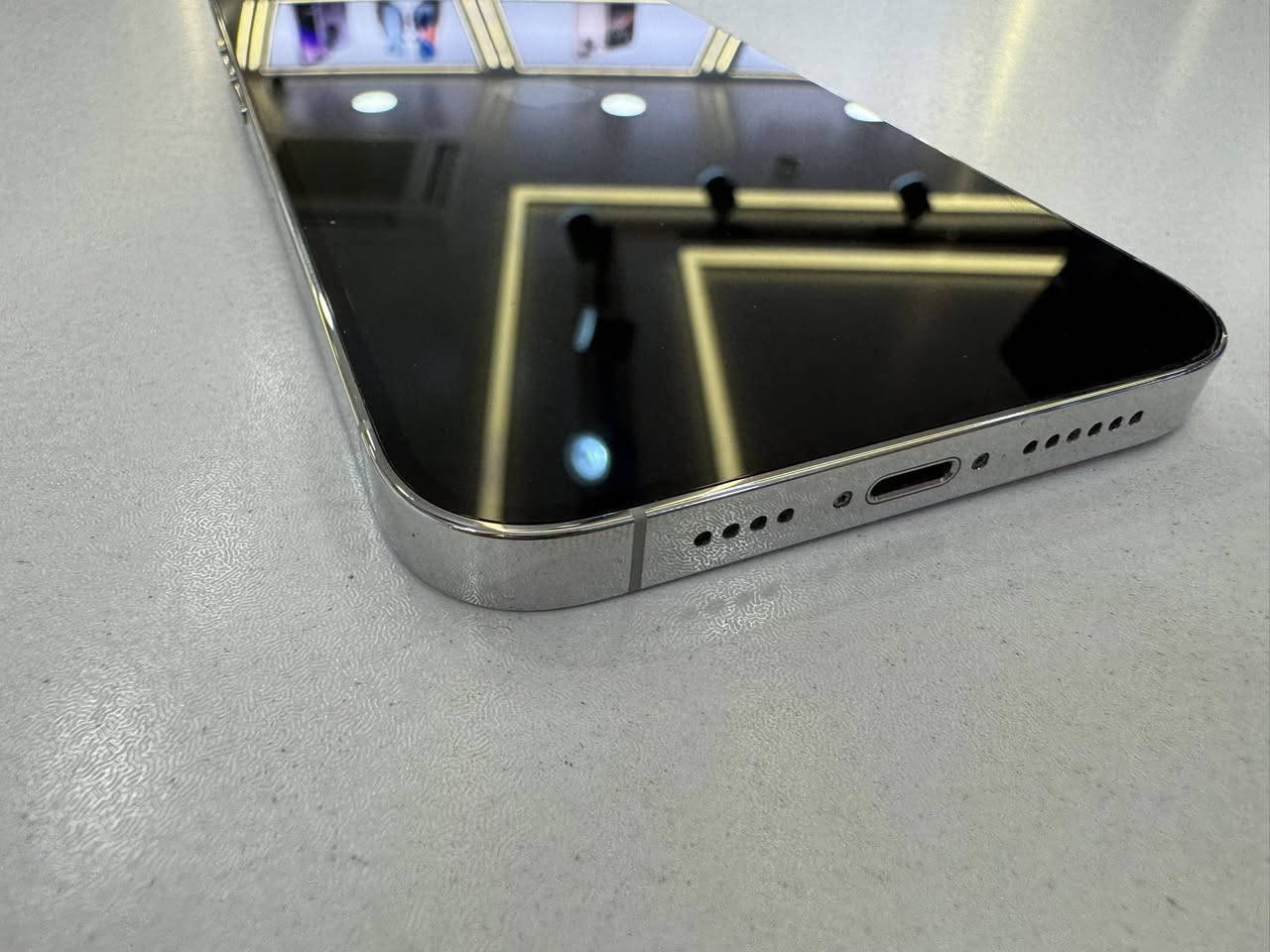 iPhone 14 Pro Max 256 GB
￼ نموذج M

‏عربي شرق أوسط 

￼ بطارية 88

سعره 925

***********
