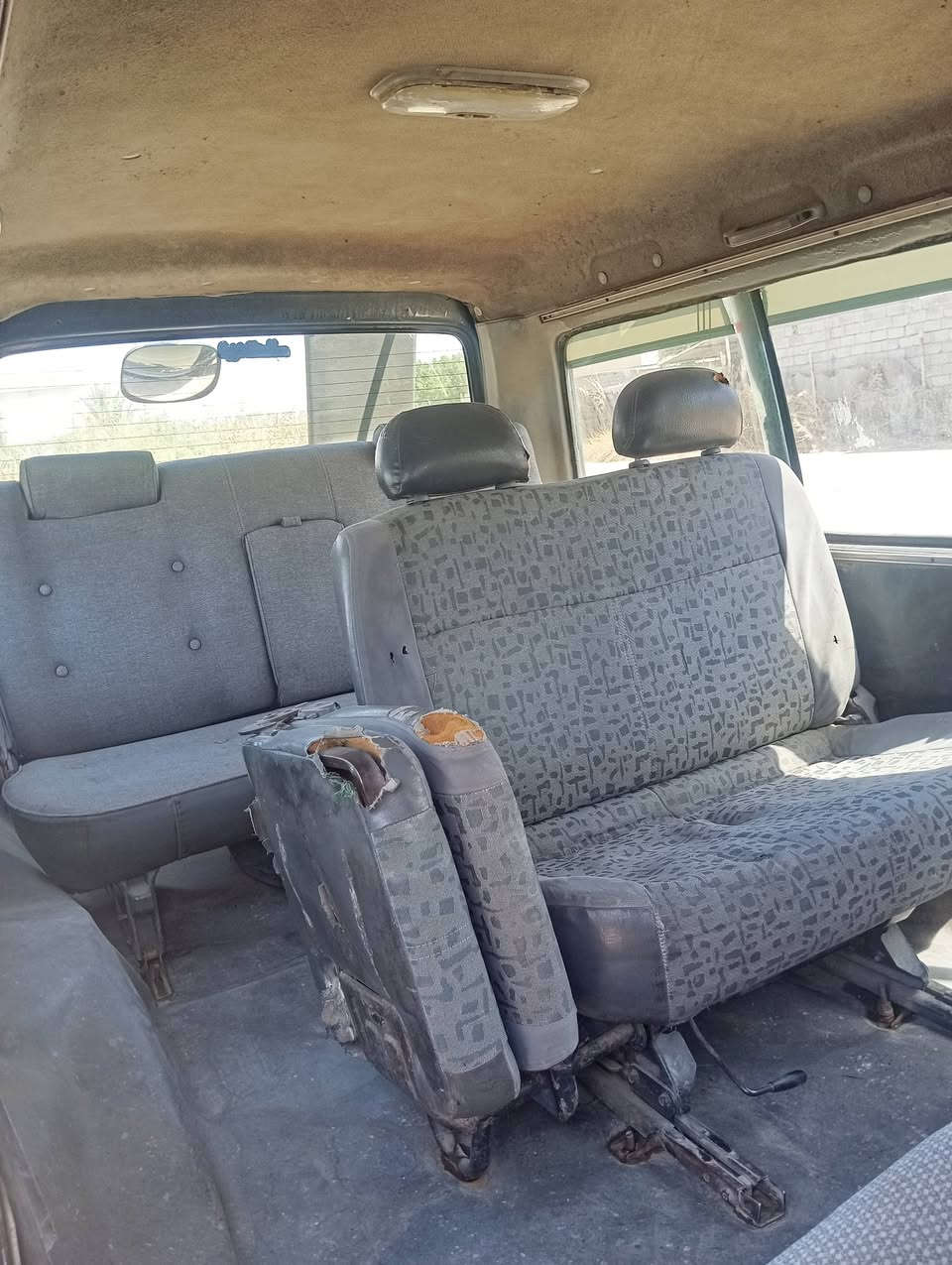 السلام عليكم كيا بستا جديدة 94رقم انكليزي حمل كير محرك خير من الله كهربائيات شغاله تخم تاير السعر 38وبيها مجال ***********
