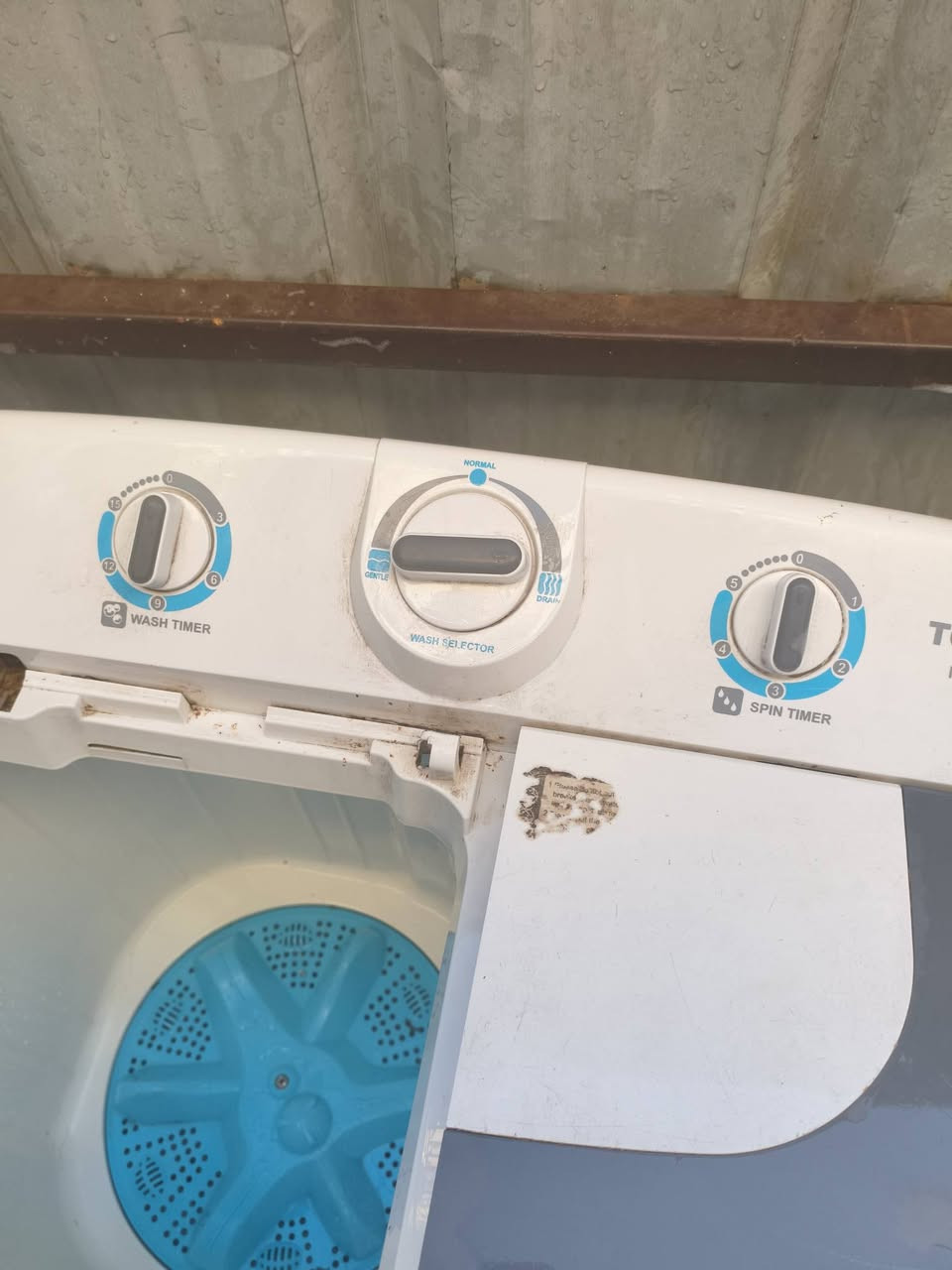 غساله للبيع النشافه بيها عطل السعر قيم واخذ مكاني بغداد
***********
