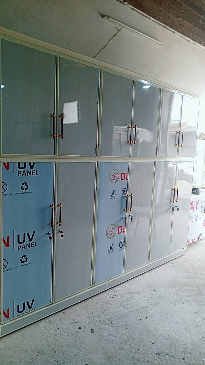 قنصور المنيوم طول ٣متر و ارتفاع مترين ونص عمق ٦٨سنتم طباخ مع قاعده سعر ١٢٥ الف عنوان  سيميل مسيريك قرب صيدليه بيلا ب ***********
