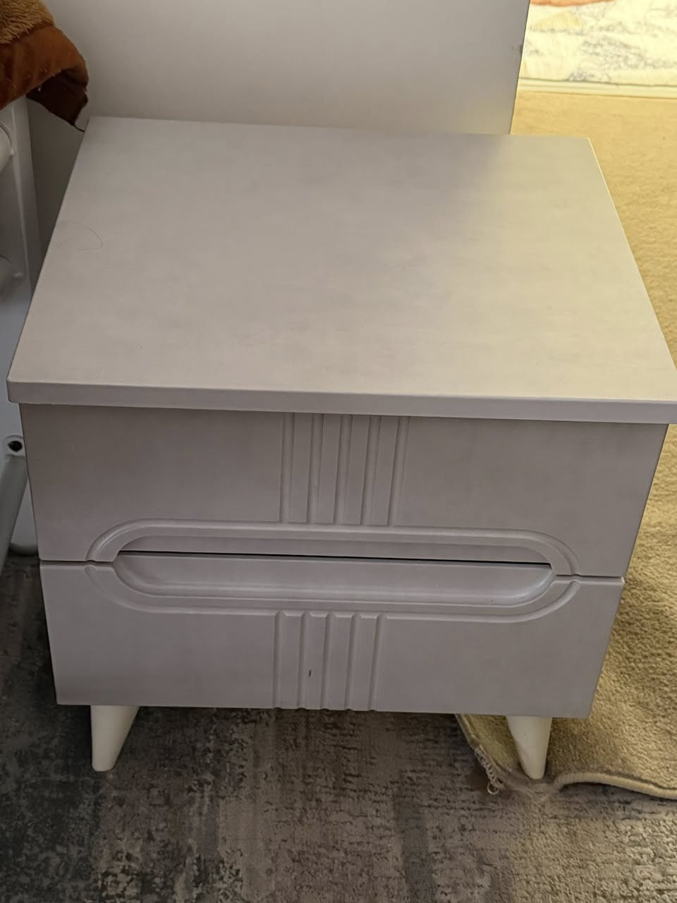 ✨ للبيع – طقم غرفة أنيق (بدون سرير) ✨
طقم غرفة مرتب وتصميمه مودرن، مناسب لأي بيت حلو ومرتب 👌  
الحالة العامة جيدة جداً والاستخدام خفيف

📌 التفاصيل:  
• خزانه واسعة وعملية  
• تسريحة مكياج أنيقة  
• مراية كبيرة  
• مقاعد/كومدينات تخزين  

📌 ملاحظة بسيطة:  
في تفاصيل خفيفة قابلة للتعديل حسب الذوق، وما بتأثر على الاستخدام

💰 السعر: مناسب جداً وقابل للنقاش للجادين  
📍 الموقع: أربيل  

للمهتمين التواصل خاص


**إذا كنت صاحب هذا الإعلان وتريد حذفه لأي سبب، رجاءا أرسل رسالة إلى الدعم الفني**