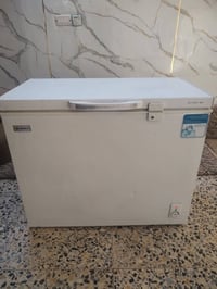 مجمده للبيع شغاله وعلى الفحص على الضمان نضافه 100 بل 100 السعر 135 رقم...