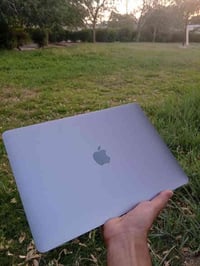 ماك بوك اير ٢٠٢٠ • ٥١٢GB SSD • كربلاء حي العسكري