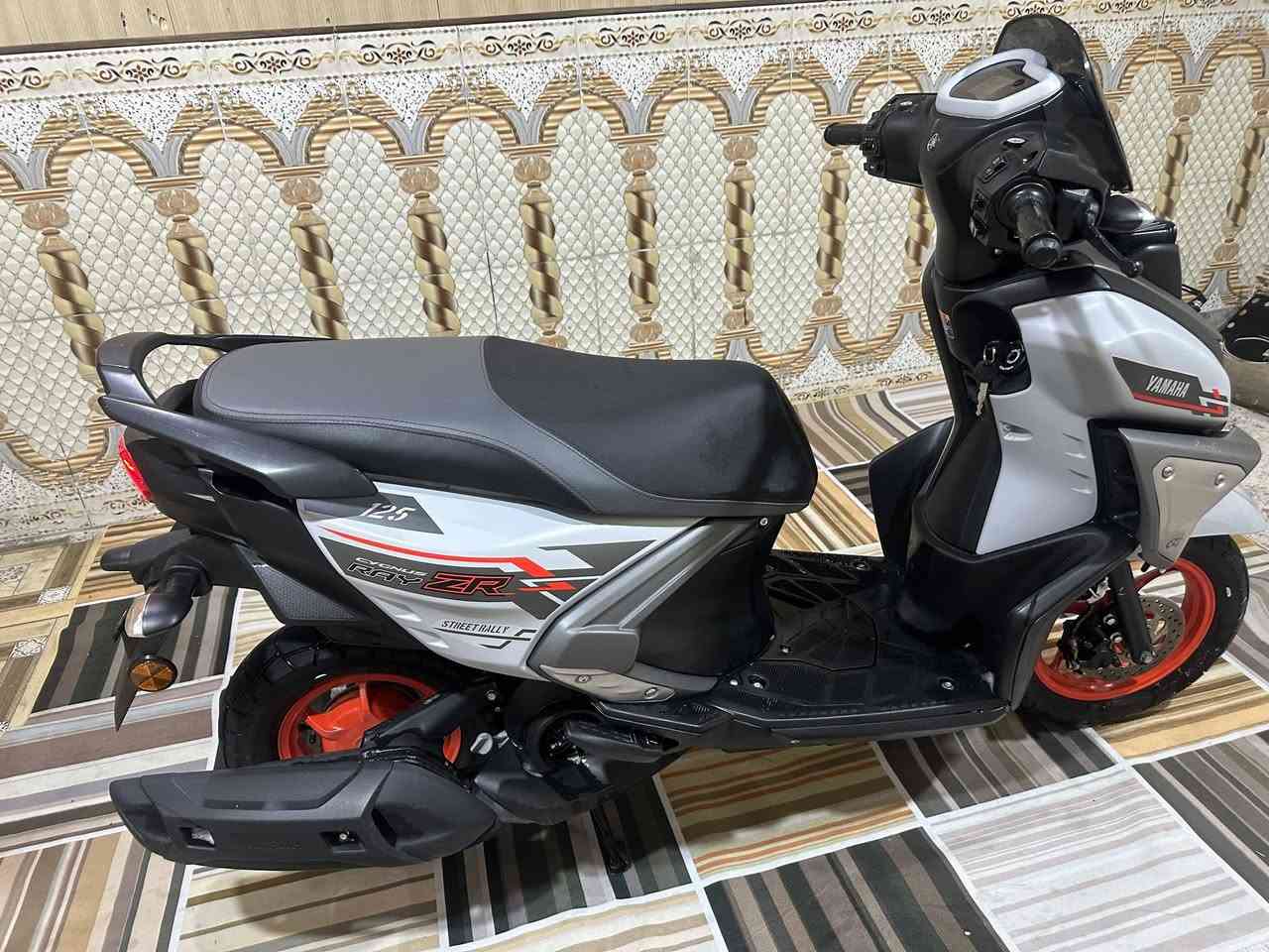 السلام عليكم زت ار 2024 ماشيه 2000حقيقي  السعر مليونين 100 بيه مجال رقمي ***********
