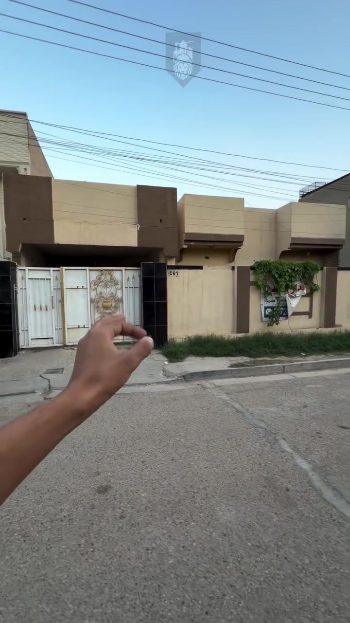 🏡 دار للبيع
📍 الموقع: السيدية – شارع النخيل

▫️ المساحة: 300 متر
▫️ الواجهة: 12 متر
▫️ النزال: 25 متر
▫️ البناء: قديم
▫️ سعر المتر: 2500$ قابل للتفاوض

✨ موقع مميز مناسب للسكن أو الاستثمار

📞 مكتب القسورة للاستثمار وتطوير العقاري

للاستفسار:
***********
***********

 #14_رمضان #عقارات_بغداد #بغداد #تصعيد #مستثمرين #دورة #سيدية #القسورة_للعقار #المنصور

