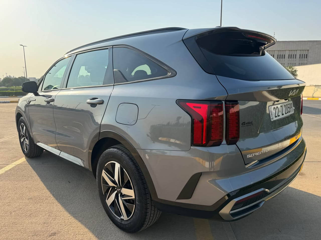 السلام عليكم 
كيا سورنتو 2023 ترقيم إربيل جديد 
ماشية 12 ألف فقط 
وارد امريكي 
حادث مثل ماموضح بالصور 
بونيد ونص جاملغ صبغ 
ايرباك ستيرن فقط 
مواصفات S
كشنات جلد 
بصمة 
شاشة كبيرة متصلة 
كشنات هيتر
ويل كروم 
أشارة بالمراية 
تشغيل عن بعد 
السعر 225
مكان السيارة اربيل 
*********** أربيل, العراق
