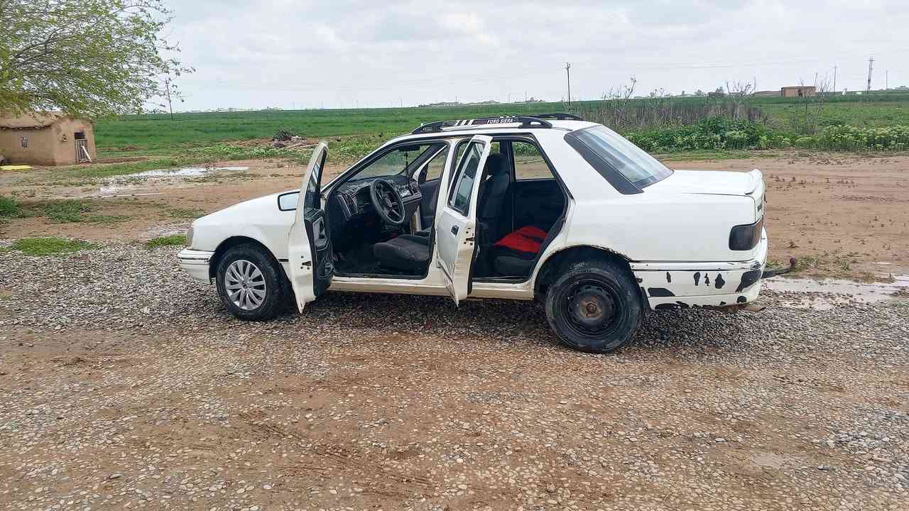 فورد سيرا موديل1992
نضيفه داخل خارج رقم كركوك سنوية لل28 تحويل شوكت متريد صدرها جديد  سعرها 22 وبيها مجال عنواني كركوك قضاء الحويجة للاستفسار ***********
