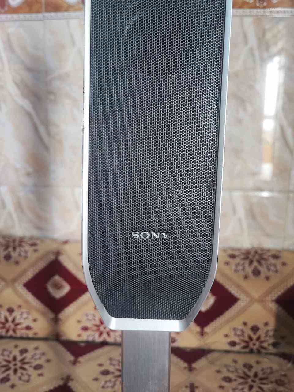 سماعات سوني عموديه مال باله شغالات ونظافه 90 بالميه الارتفاع 120 سم سعرهن 55 الف موجود توصيل ***********
