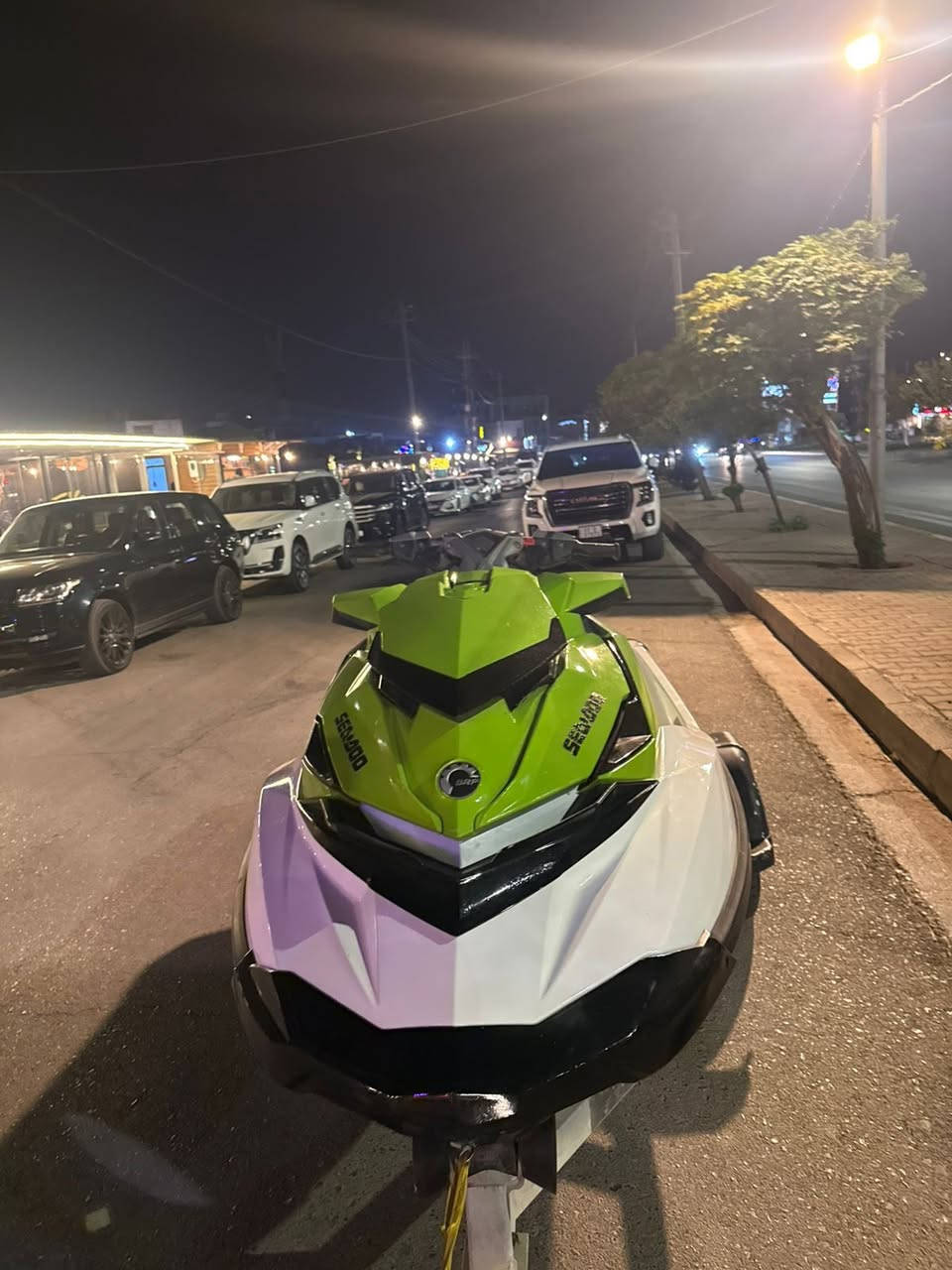 سیدۆی/260/مۆدیل 2014/وەگ بیلادی ماوەتەوە شتیکی جوان بی شوخت بی تەقین بەشەرتی هەموو شتیگ مالەکە لەبەر جاوە شتیکی پاکو خاوین  150سەعات ئیشی کردوە

بۆزانیاری زیاتر /***********
