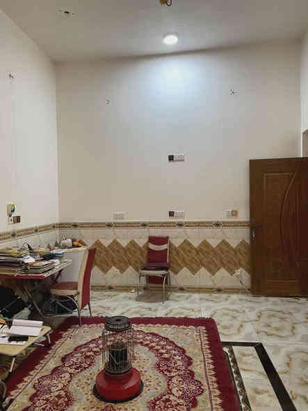 سلام عليكم ورحمة الله وبركاته  اختكم مندوبه عقارات بيت للبيع البيت مساحه 300 طابو زراعي السند 25 بي غرف نوم 2وهول وستقبال ومطبخ وصحيات  داخلي وخارجي عنوانه حله ديوانيه قرب شركة السعر 55وبي مجالالمنطقه الساده الرشيديه قريب قريب ع الشارع العام يبعد عنه 150مترشارعه تبليط وكافت الخدمات بي رقم الهاتف ***********
