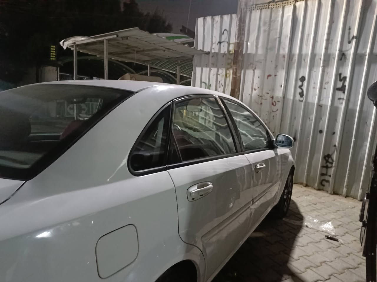 اوبترا للبيع 
موديل 2009
رقم بغداد بأسمي 
كير اوتماتيك  خير من الله 
مكينه لاتنقيص ولاتبخير 
صدر امام وخلفي جيد 
كهربائيات كلها شغاله
تبريد خير من الله 
سياره بدون صبغ نهائي 
بيها تبديل فقط قطعتين جاملغين امامي فقط وبدون دواخل يعني لغود وشواصي نظيف 
ضربه بسيطه في البدنه الاماميه 
السعر 68 والشراي يتصل ويدلل 
المكان بغداد وتحويل مباشر 
***********
