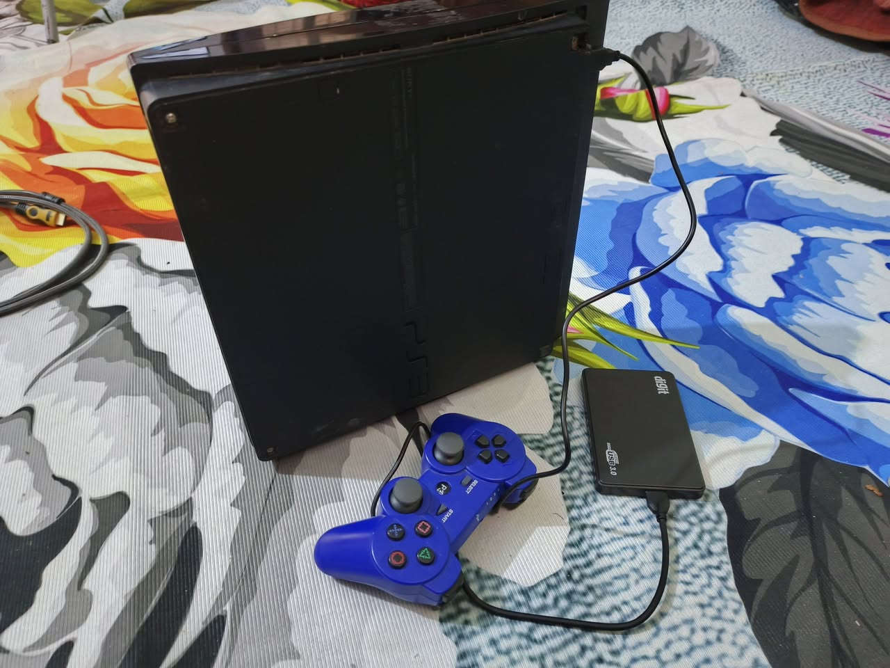 السلام عليكم
بلايستيشن 3 سليم مستعمل مهكر البلاي شغال
بي جويستيك وحده وهارد داخلي 120G تقريبا ويجي وياه هارد خارجي 320G تقريبا البلاي بي فوق ال 40 لعبه البلاي كامل ملحقات السعر 150الف وبي مجال


**إذا كنت صاحب هذا الإعلان وتريد حذفه لأي سبب، رجاءا أرسل رسالة إلى الدعم الفني**