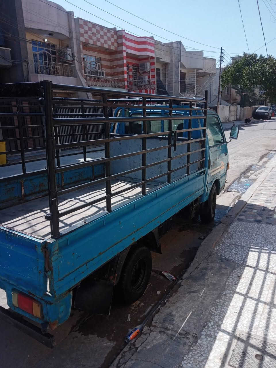 السلام عليكم
للبيع شرط تحويل 
كيا بنجو موديل 1993 رقم صلاح الدين سنوية لل 27 مكفوله شاصي وكير واكسل ومكينه جديده رقم صلاح الدين مميز 4 ارقام 
السعر 43 وبيها مجال
مكان السيارة بغداد المشتل
رقم صاحب السيارة
***********
***********
