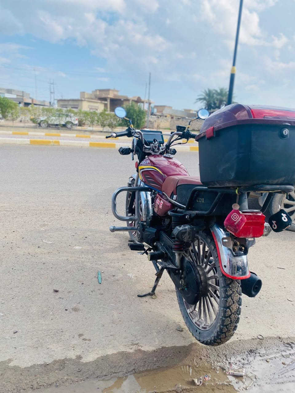 السلامة عليكم موطور البيع سونك موديل 2024نضيف حيل وبرقي واحد متحط علي محرك 200 وراقه بي مكانه الكرمه السعر 750وبي مجال رقم بي وتساب((***********))
