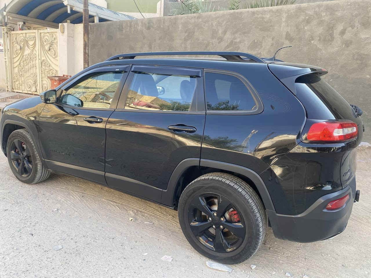 جيب شيروكي بزون ٢٠١٧
فئة لمتد بلاك توب 
ماشية ٨٠ الف
6 سلندر
اربع تحكمات قيادة (سبورت-اوتو-جبلي-ثلجي)
ويل احتياطي
بصمات 2
السايد بريك اوتو
تبريد قطعتين 
عدة منافذ تايب سي و usb
سستم صوت دمام متكامل
اوتو هولد(التوقف الذاتي وتقليل صرفية الوقود في الزحام)
رقم جديد 13 ميسان مشروع وطني تتحول جميع المحافظات السيارة حرة بأسمي
حادثها بامريكا موضح بالمنشور ويوجد سونار تكدر تتفضل بالخاص او تتواصل على الواتساب ***********
مكان السيارة ناصرية
سعر ١٣٥ وبيها مجال
