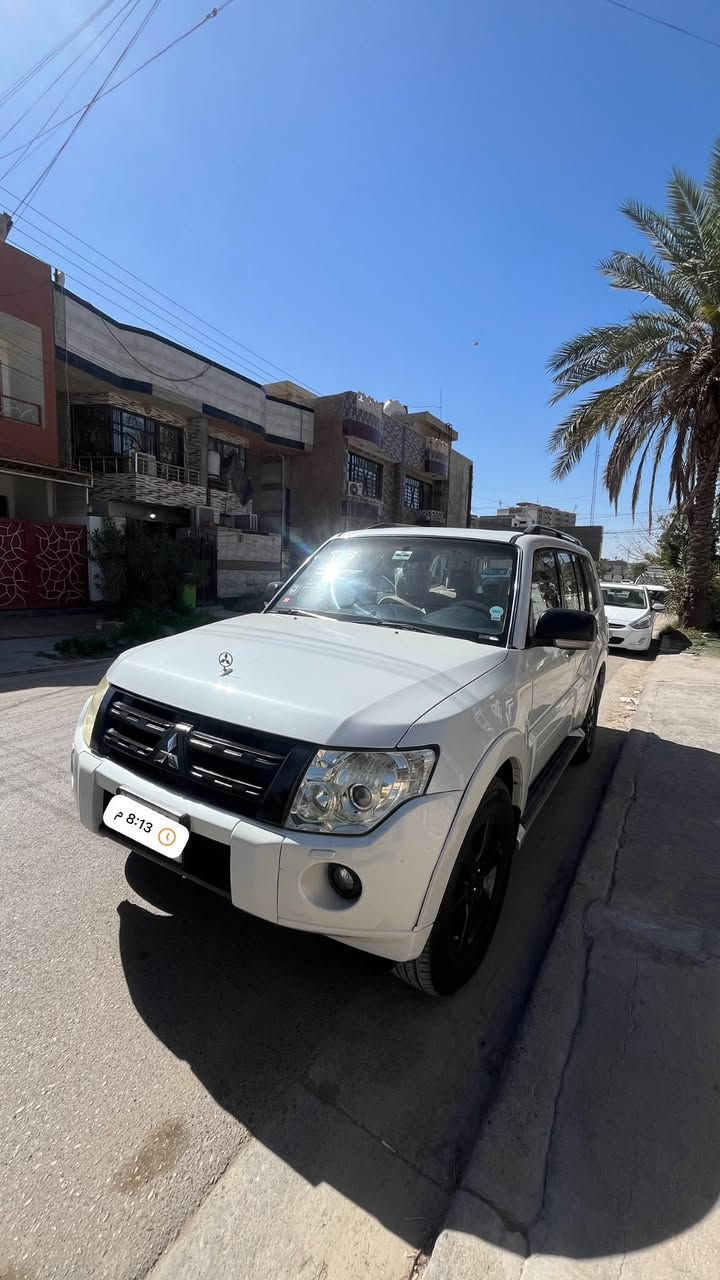 سلام عليكم للبيع باجيرو. 2008 فول مواصفات 3800 مكفوله من الصبغ والضربه سياره جاهزه وجديده مكينه كير صدر تبريد تخم تاير سلايت روف كشنات كهرباء كشتات تدفئه تبريد 7 راكب 
رقم بغداد تحويل ثاني يوم مكاني بغداد السيديه 
السعر 130 وبيه مجال بسيط 
***********
