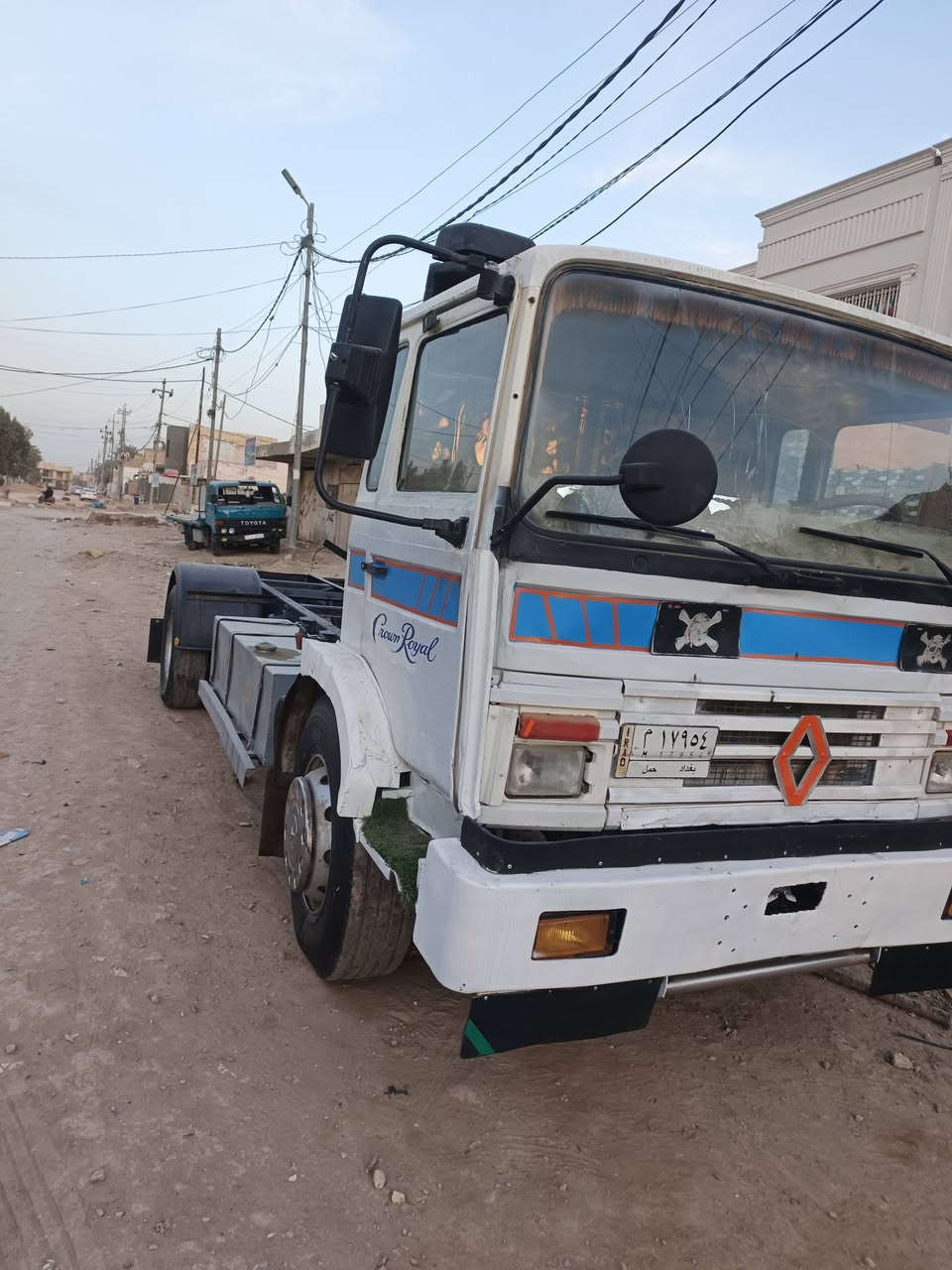 للييع رينو موديل 1993 رقم بغداد سنويه حمل وكاله عامه بسمي محرك جديد طول 6 متر ((السعر 50 ورقة))مكان الديوانيةة
الرقم:  ***********
