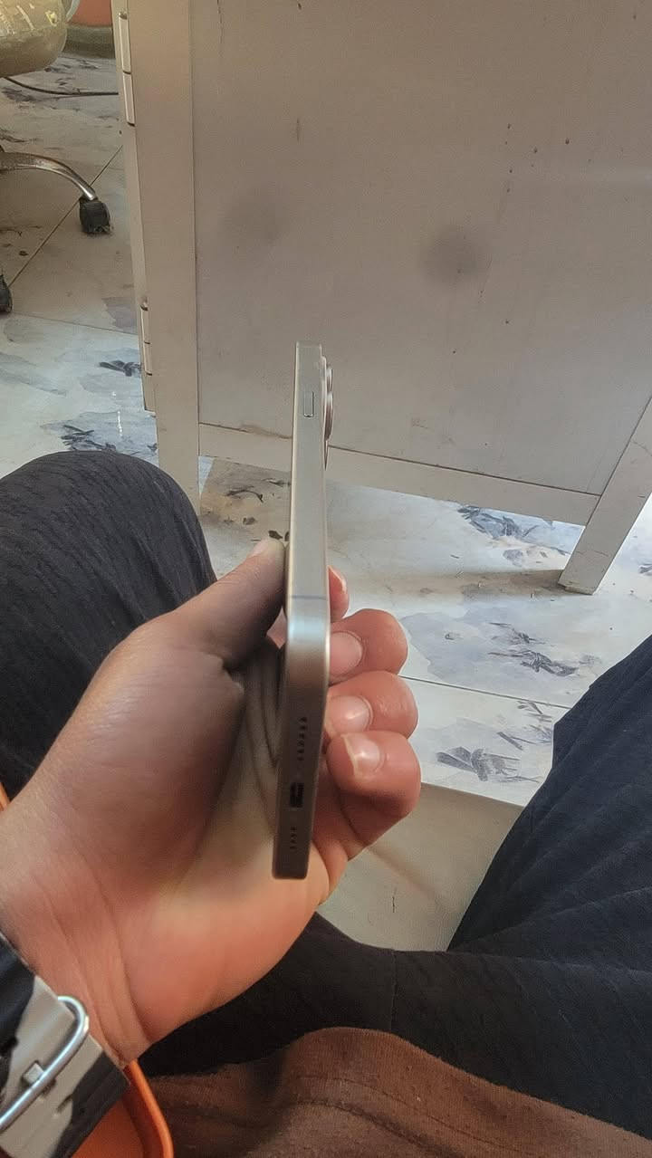 iPhone 15 pro max 
265G 
89⚡️
فجا طفى ما اعرف السبب للبيع قيم واخذ 
***********
