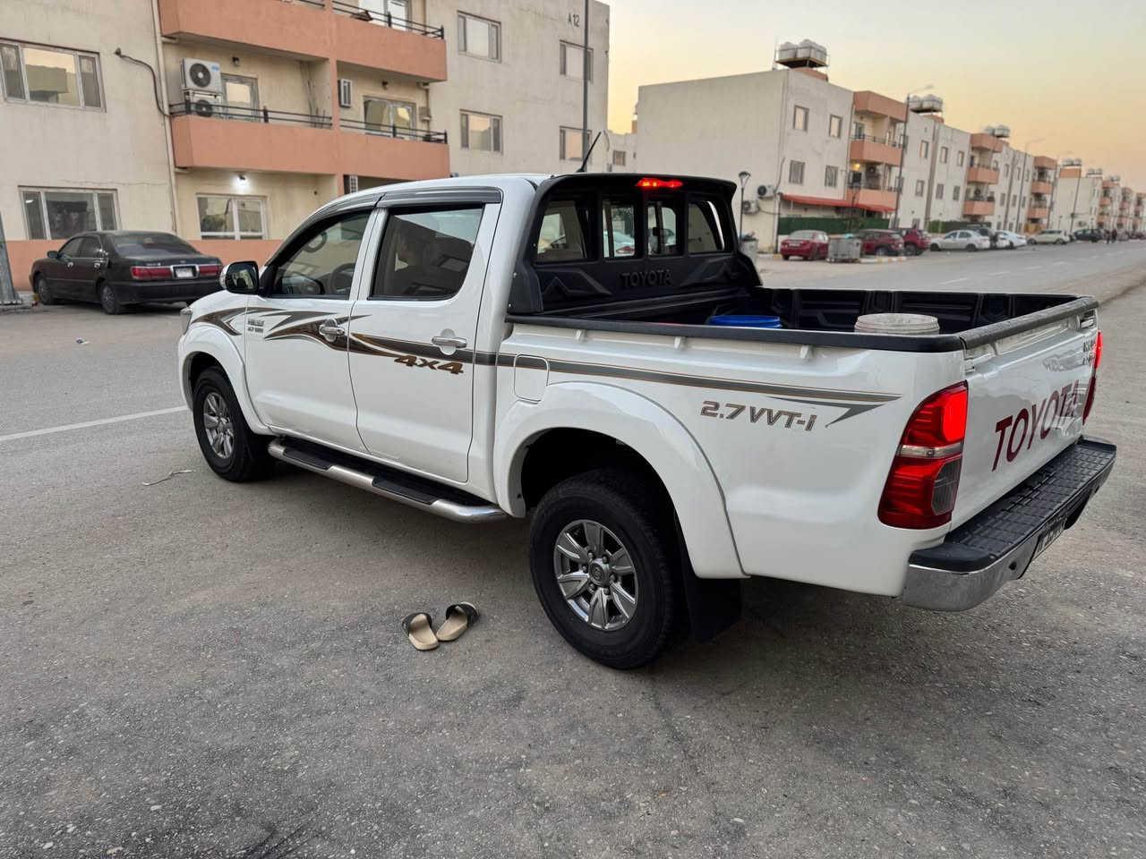 تيوتا هايلوكس فور ويل 2014 كويتي رقم شمالي بسمي شخصين
سنويه 2029 
ماشية 137 
كير وتماتيك
مكفوله من الضربه والصبغ والتبديل 
بيها فقط صبغ شبر يم لبكلايت 
تخم تاير جديد 
حداديه خير من الله 
مكينه كير خير من الله شرط لاتبخير ولا تنقيص 
مكينه مفتوحه شرط خير من الله 
تبريد ثلج ❄️ 

السونار مرفوق بالمنشور 

مكانها بغداد 
السعر 215
*********** النعمانية, واسط
